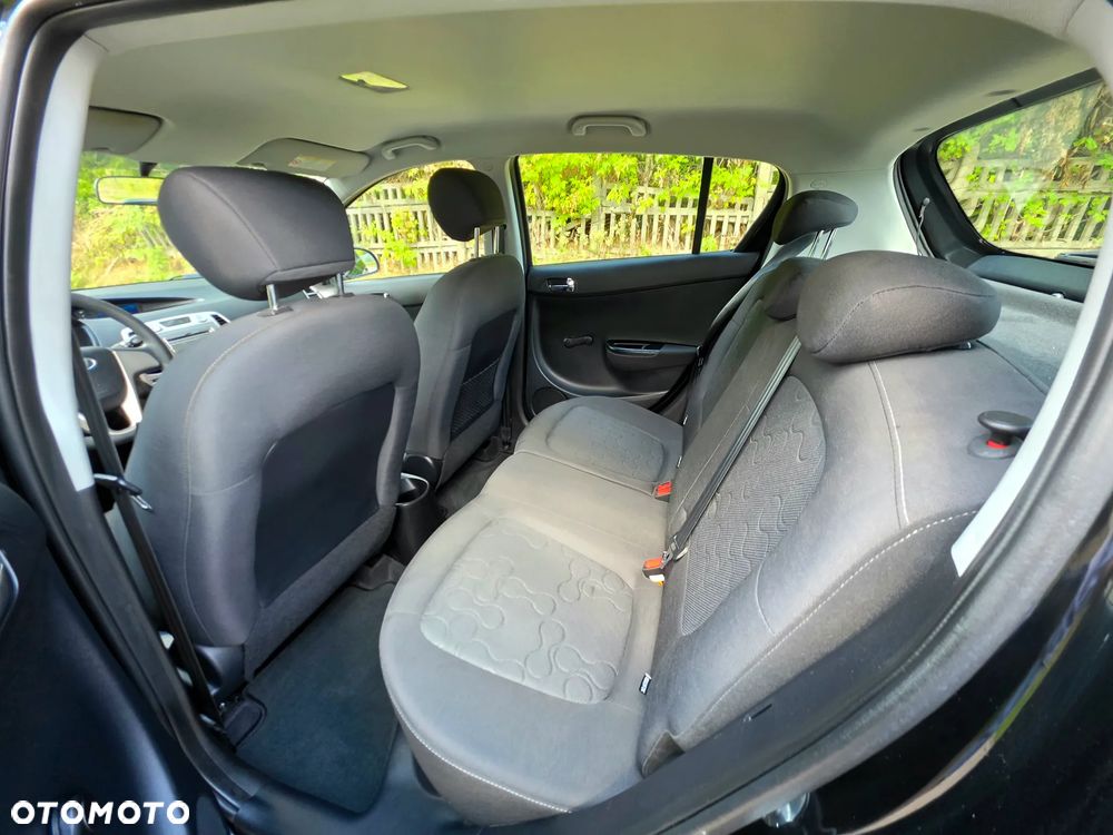 Hyundai i20 1.2 FIFA WM Edition - 11