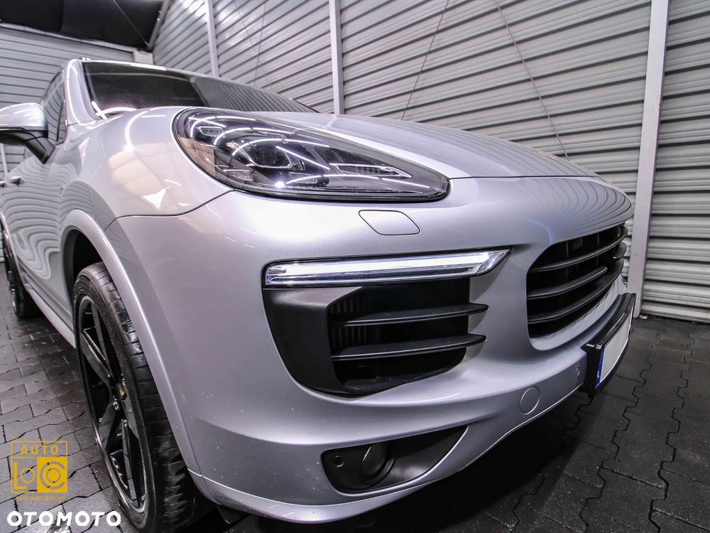 Porsche Cayenne S Diesel Platinum Edition - 36