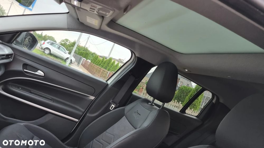 Jeep Avenger 1.2 GSE T3 Turbo-Benzin GDI Summit - 26