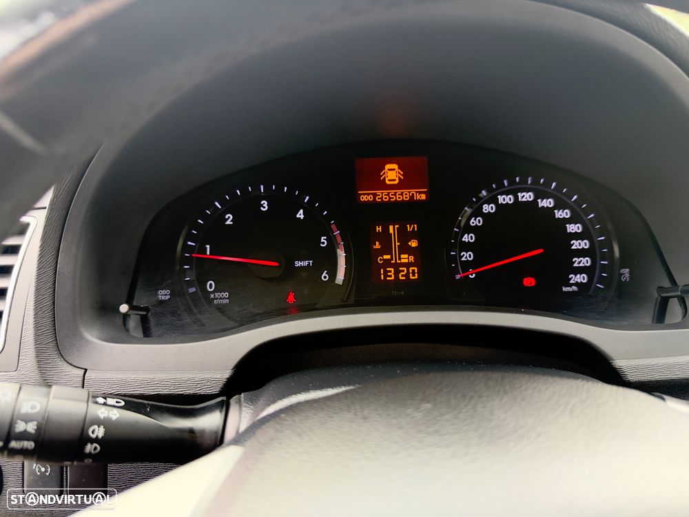 Toyota Avensis SW 2.0 D-4D Exclusive +Navi - 45