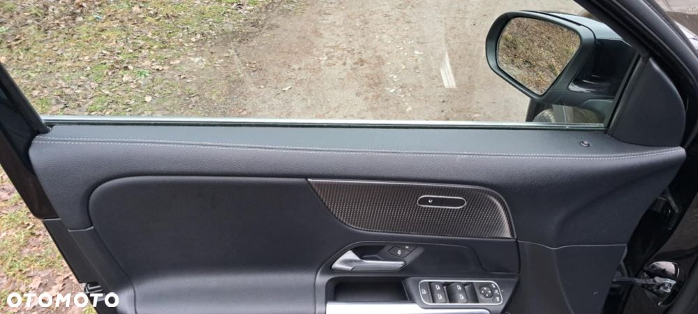 Mercedes-Benz GLA - 18