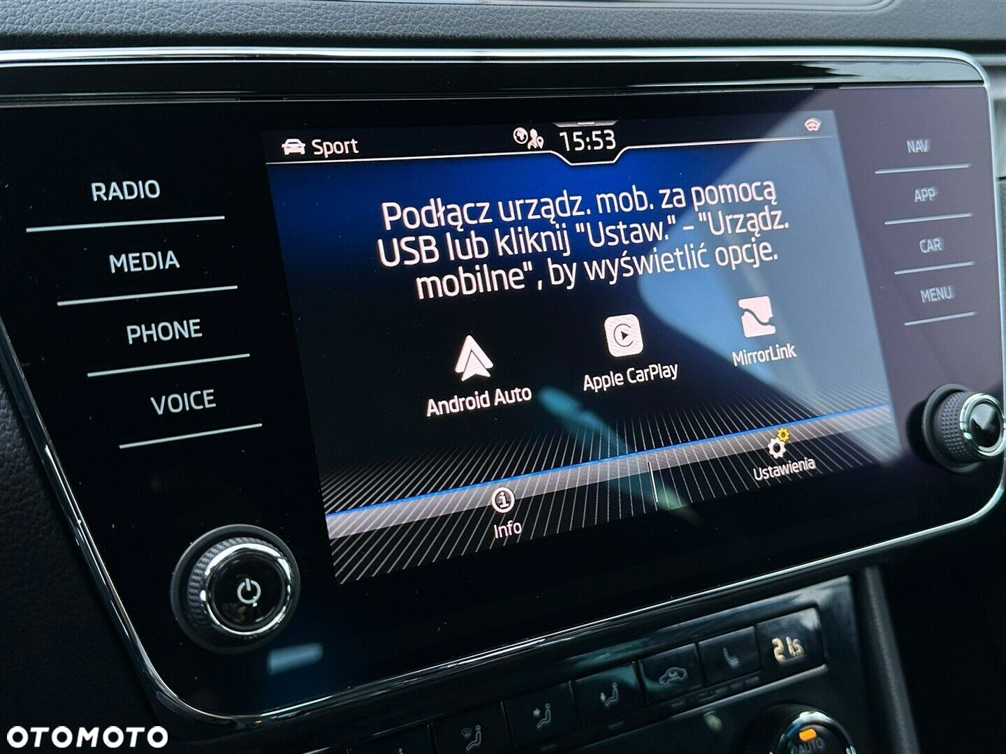 Skoda Superb 2.0 TDI SCR Sportline DSG - 24