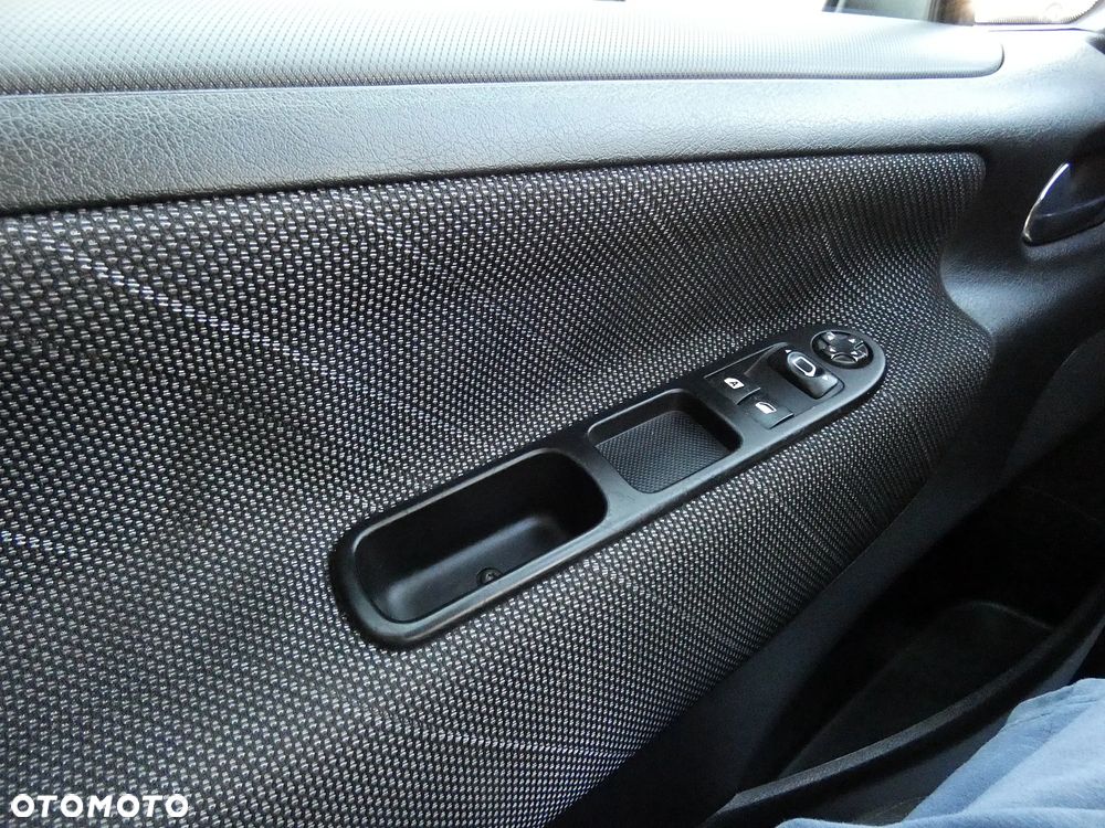 Peugeot 207 1.6 Trendy - 27