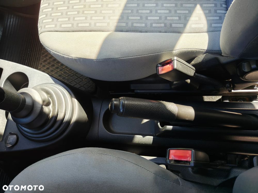 Ford Fusion 1.4 Ambiente - 16