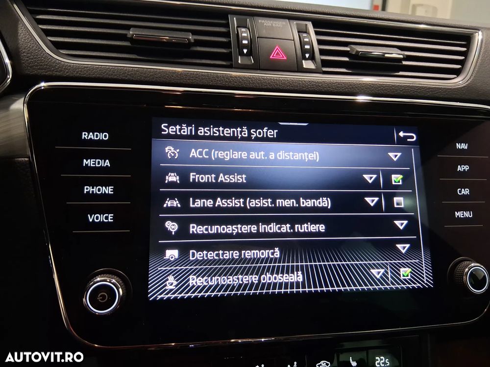 Skoda Superb 2.0 TDI DSG Ambition - 30