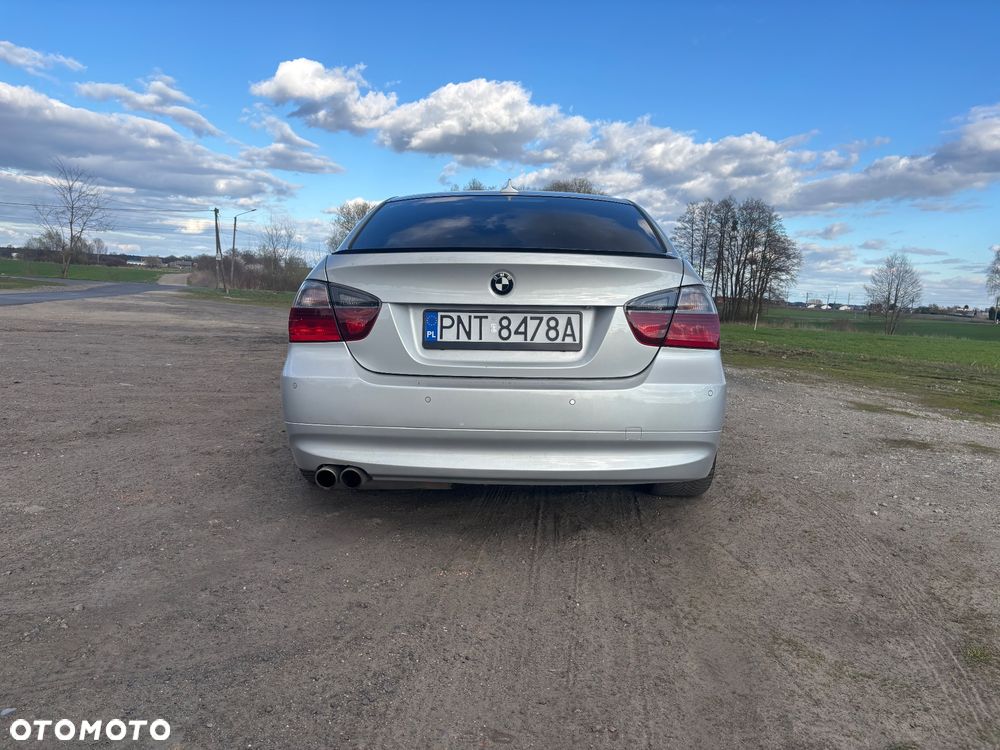 BMW Seria 3 318i - 6