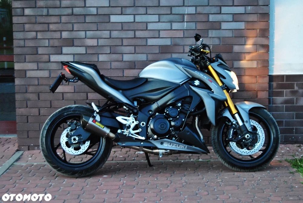 Suzuki GSX - 2
