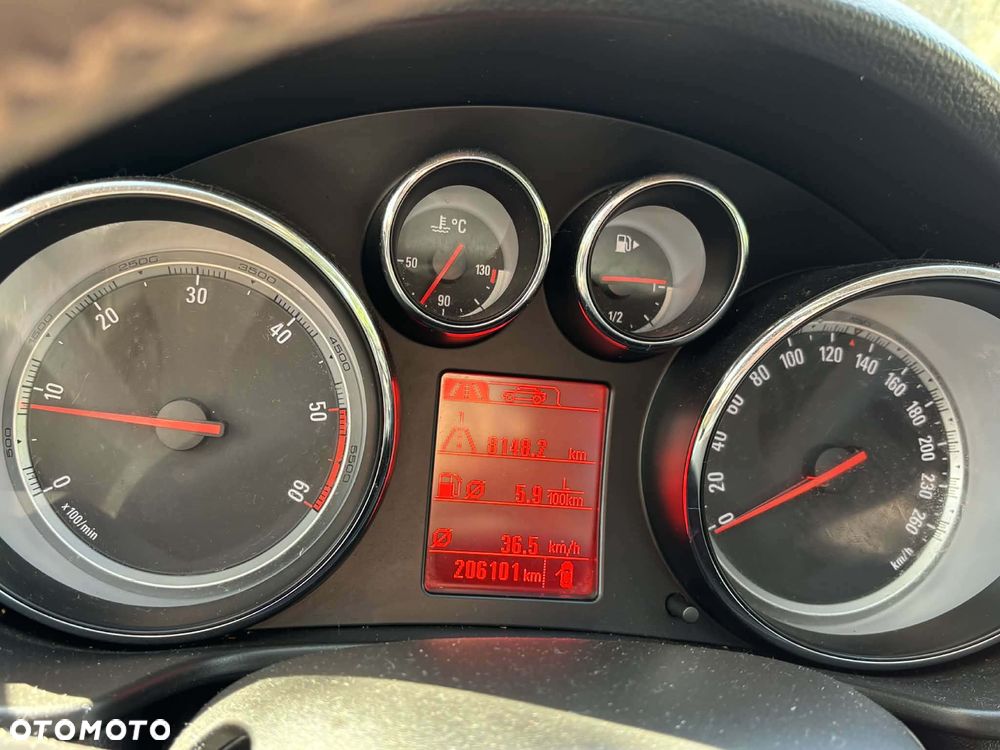 Opel Insignia 2.0 CDTI - 10