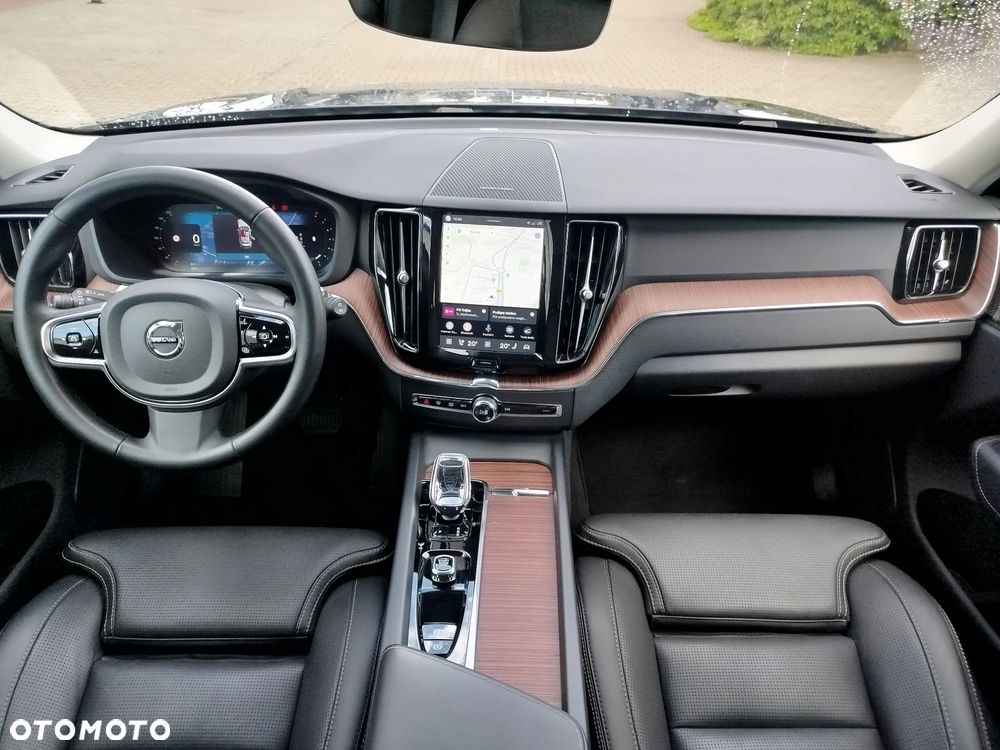 Volvo XC 60 B4 D AWD Plus Dark - 5