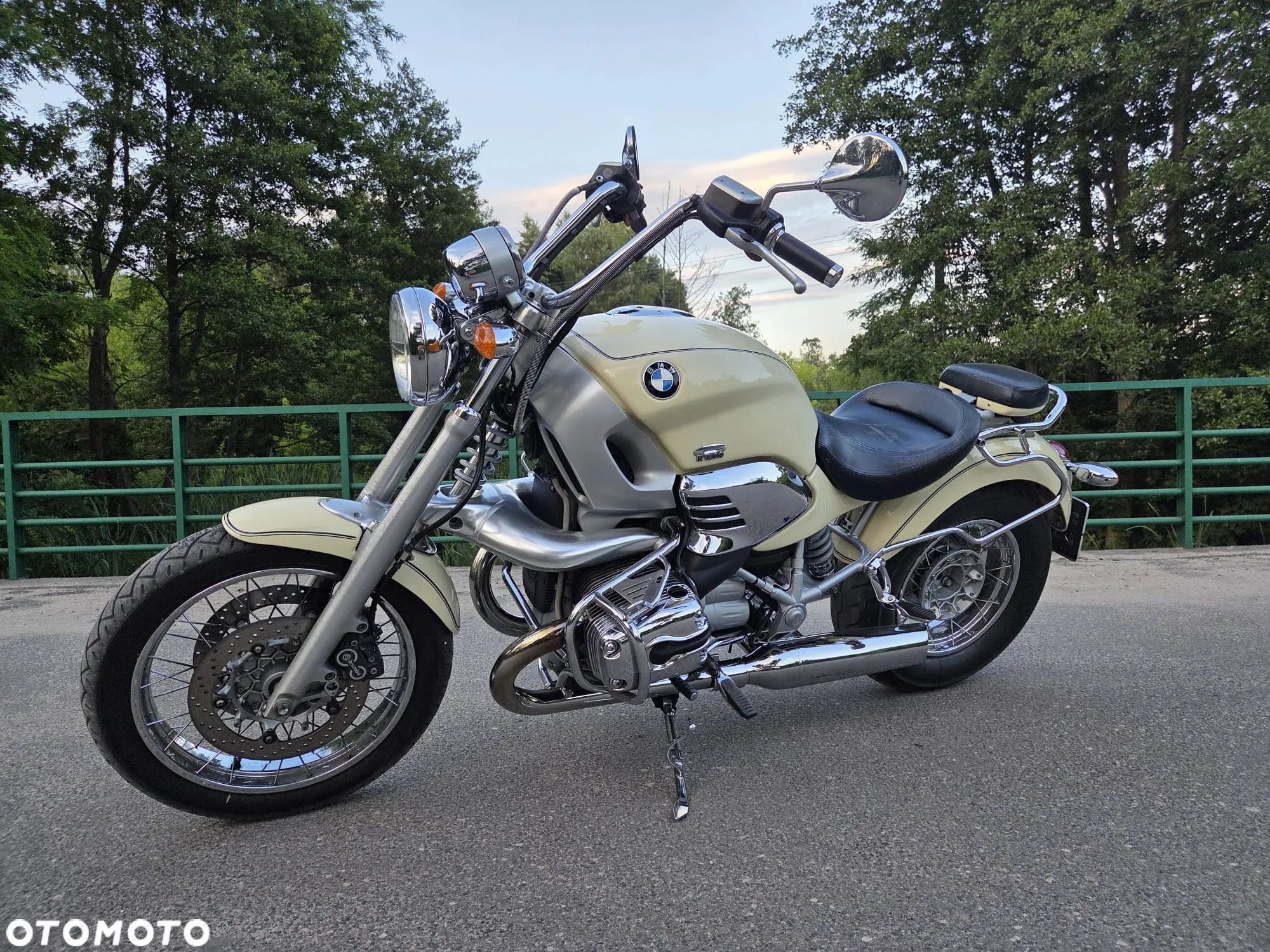 BMW R - 1