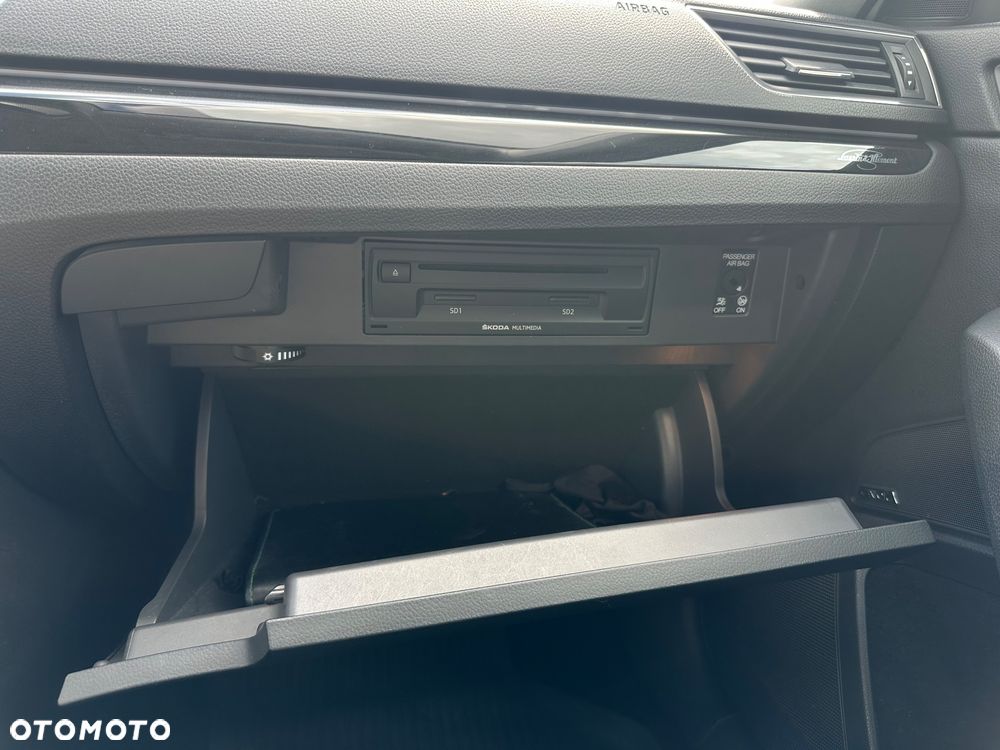 Skoda Superb 1.8 TSI L&K DSG - 22