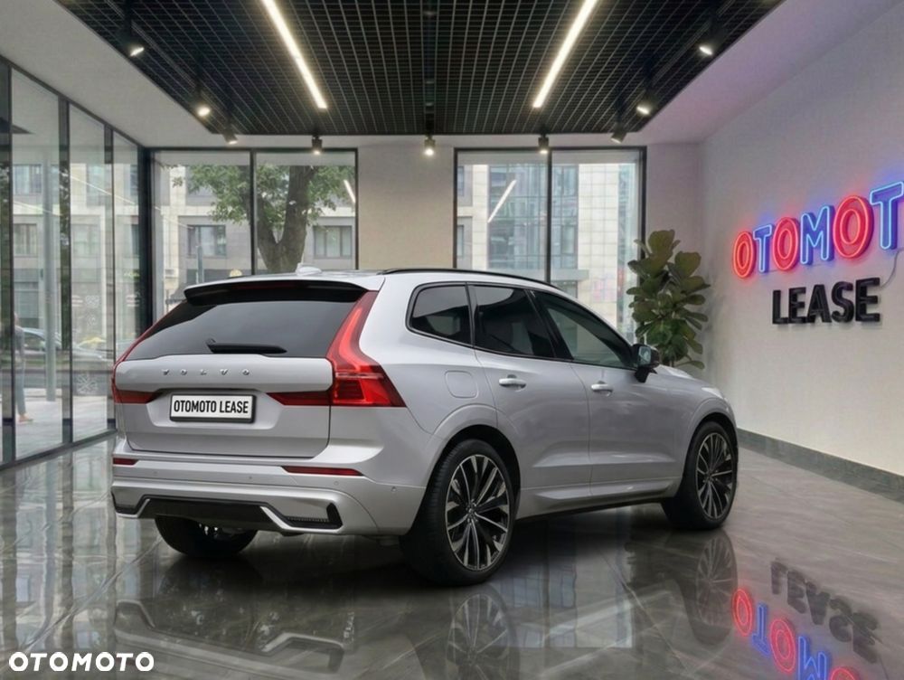 Volvo XC 60 T6 Plug-In Hybrid AWD Ultra Dark - 3