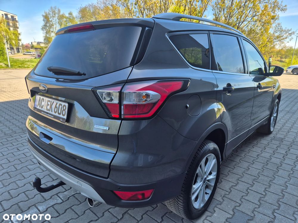 Ford Kuga 1.5 EcoBoost 2x4 Titanium - 5