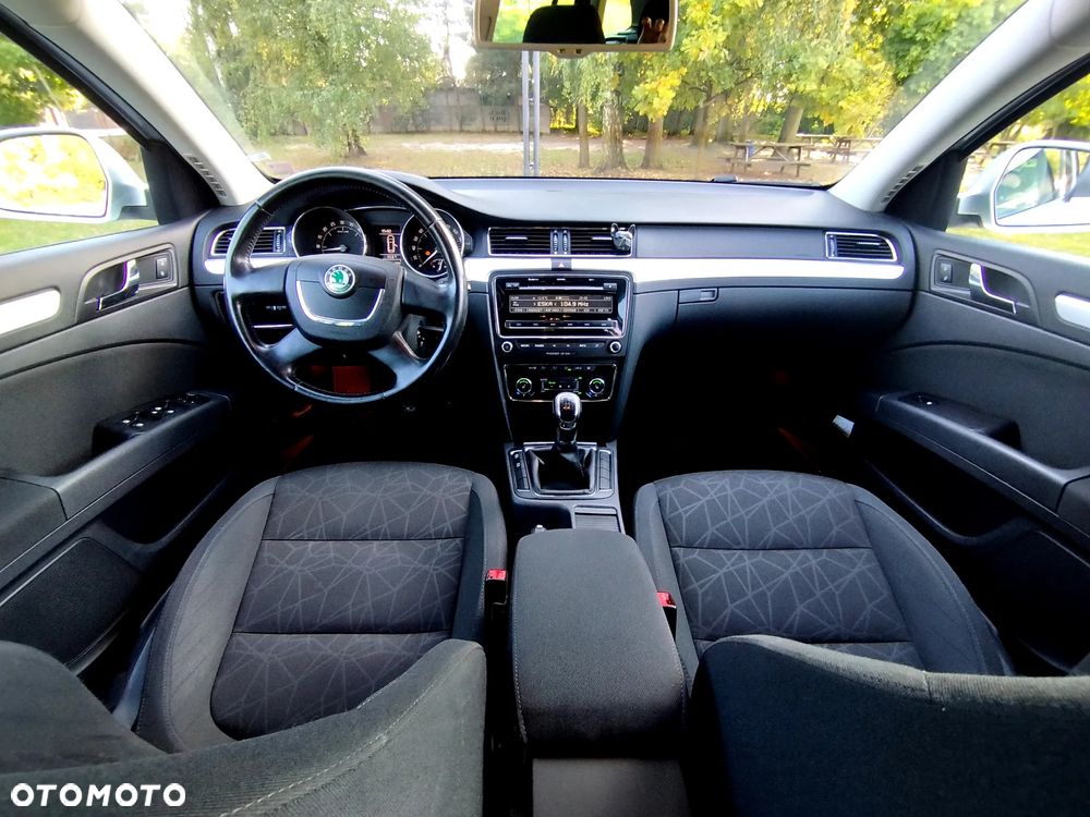 Skoda Superb 2.0 TDI Family - 8