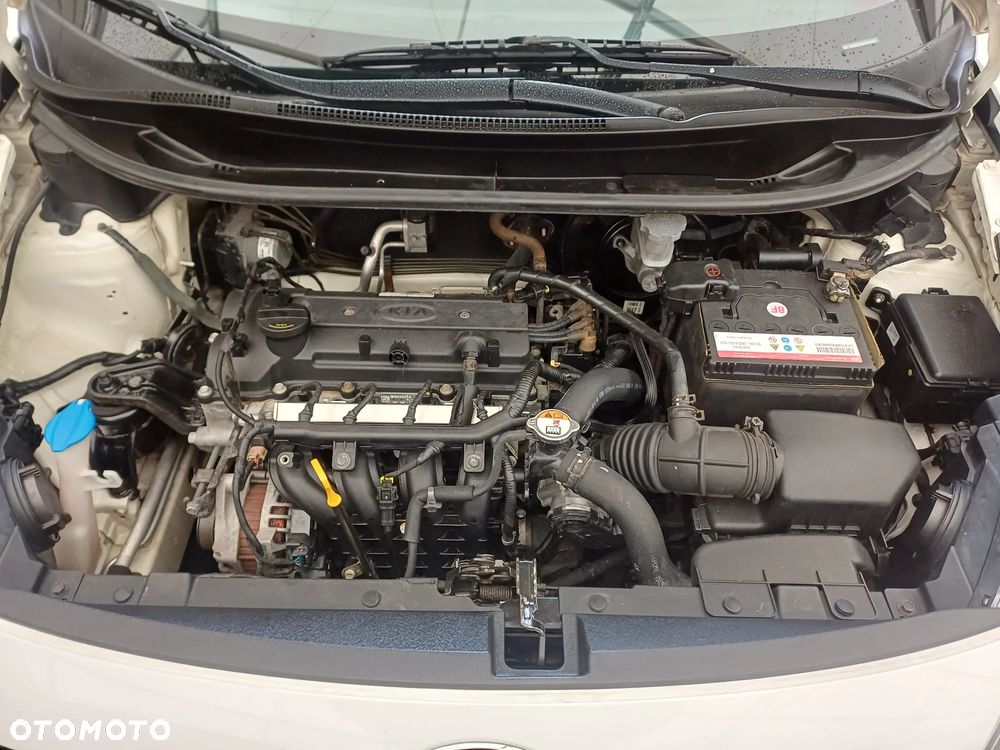 Kia Rio 1.2 Attract - 14