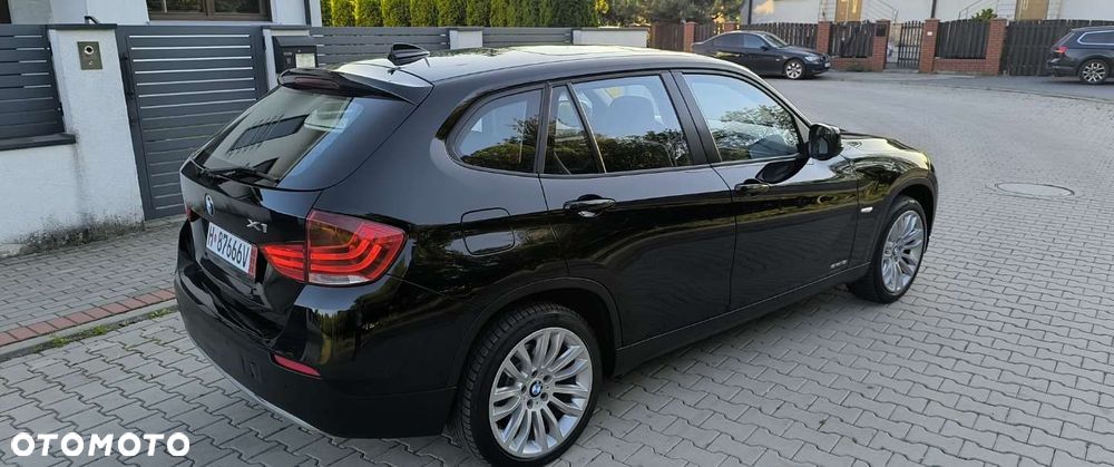 BMW X1 sDrive18i Sport Line - 24