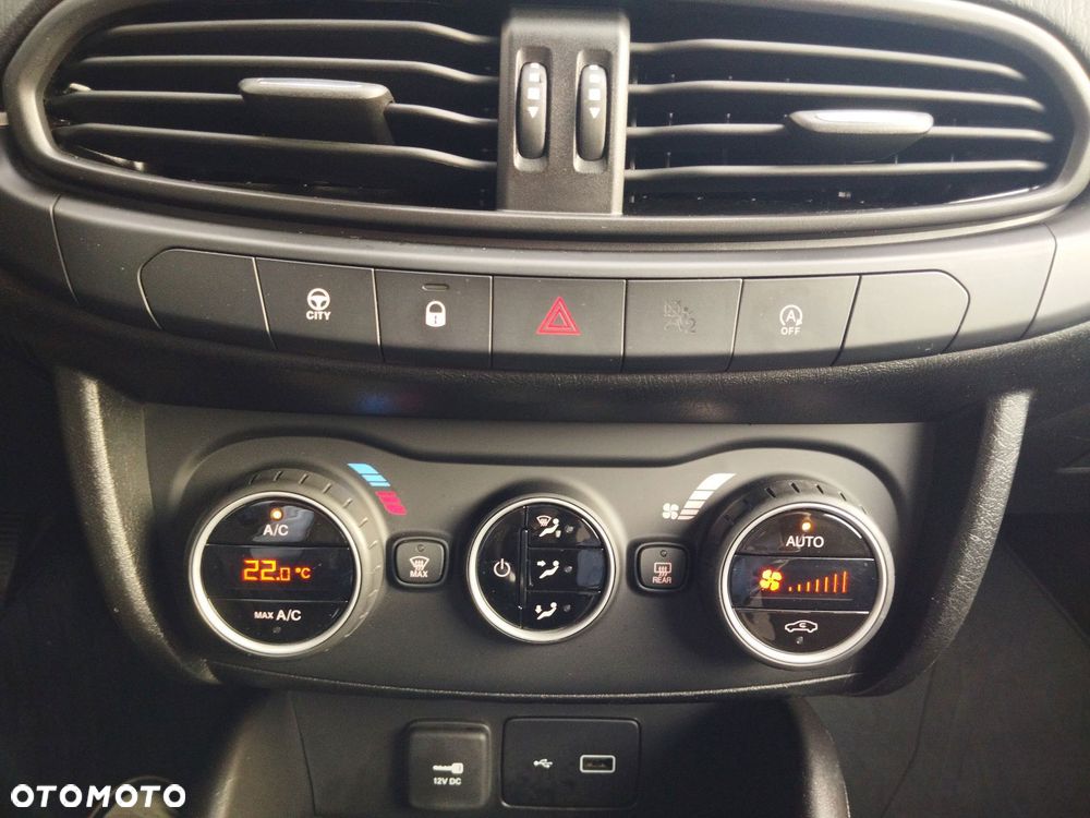 Fiat Tipo 1.4 T-Jet 16v Lounge EU6 - 24