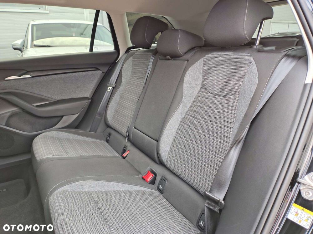 Skoda Superb 2.0 TDI SCR Selection DSG - 32