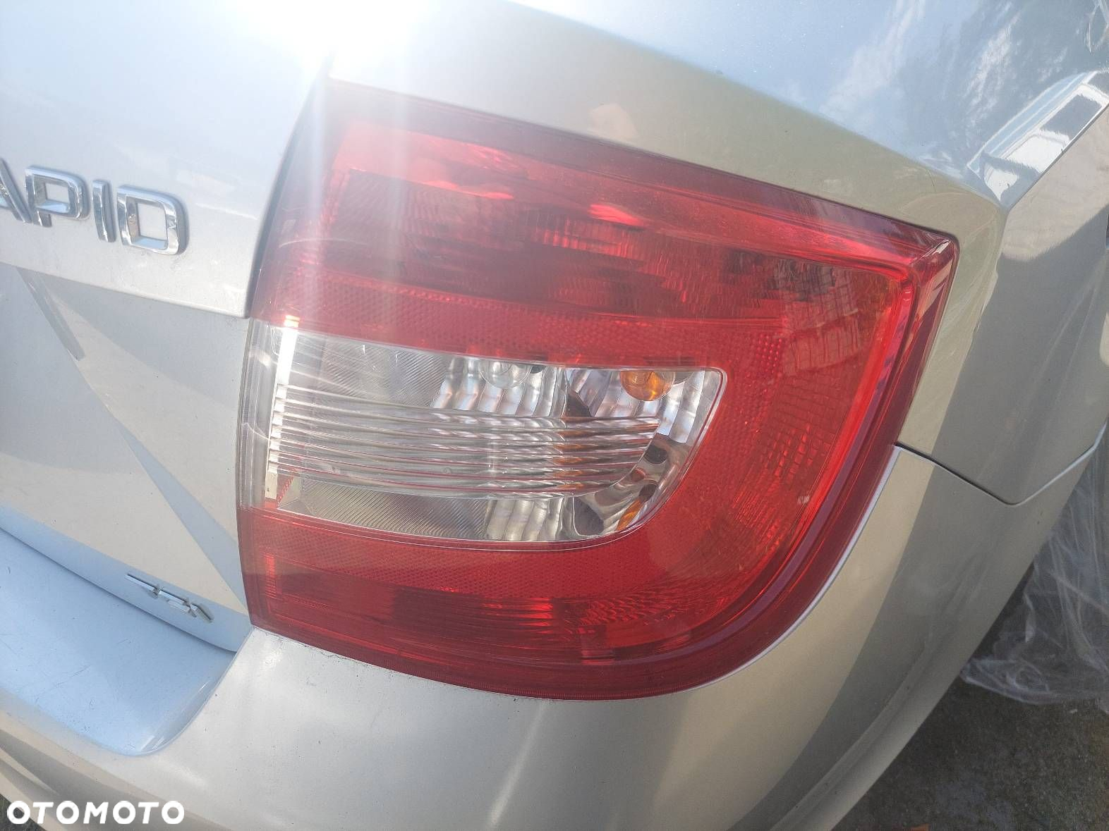 KOMPLETNY TYŁ KLAPA ZDERZAK LAMPA TYŁ SKODA RAPID I LA7W - 5