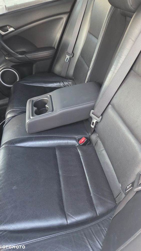 Honda Accord 2.0 Executive - 17