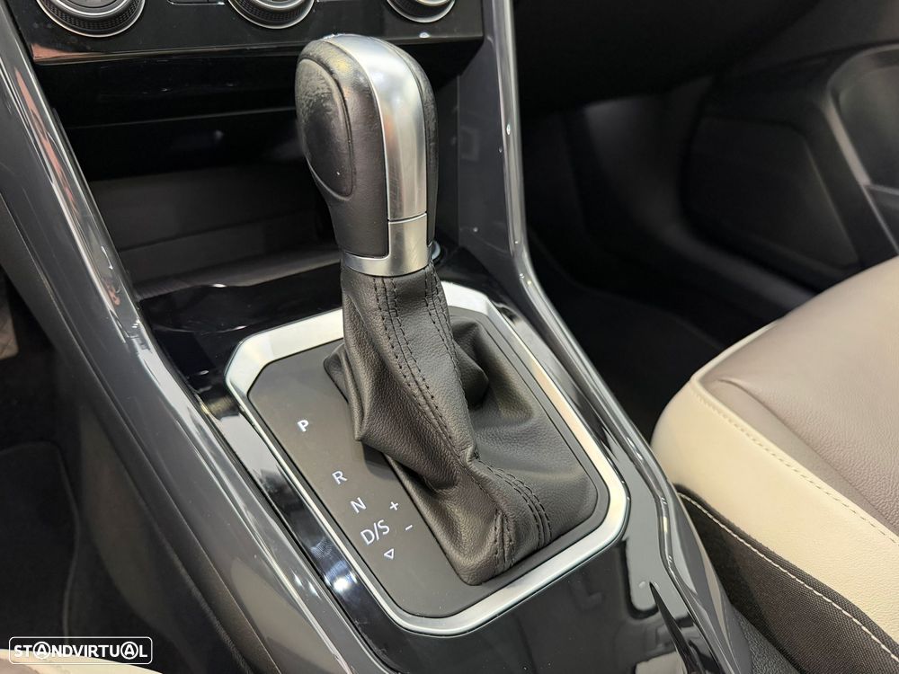 VW T-Roc 1.5 TSI Sport DSG - 12