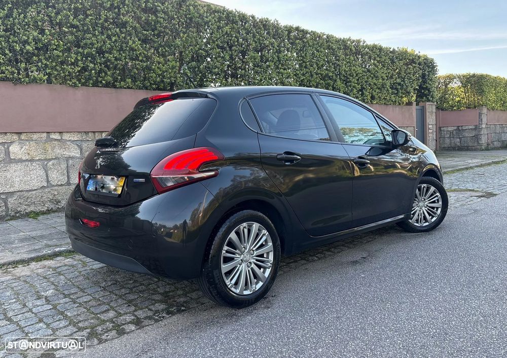 Peugeot 208 1.2 PureTech Style - 4