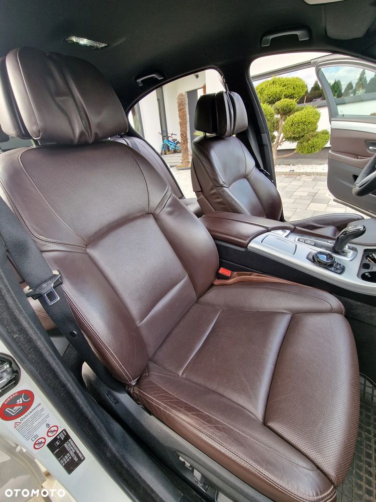 BMW Seria 5 530d xDrive - 29