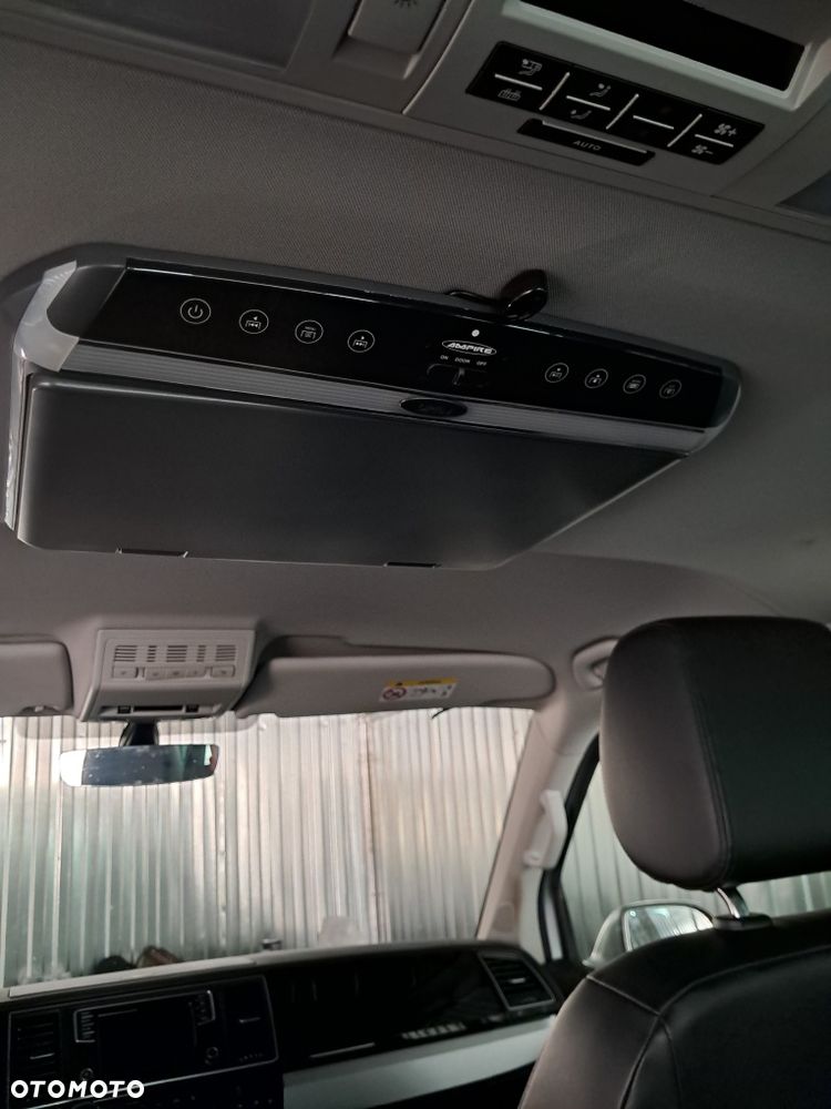 Volkswagen Multivan - 7