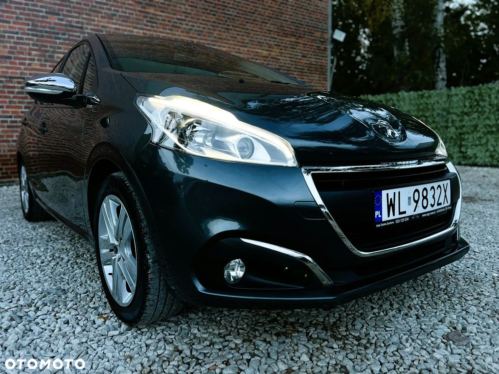 Peugeot 208 - 36