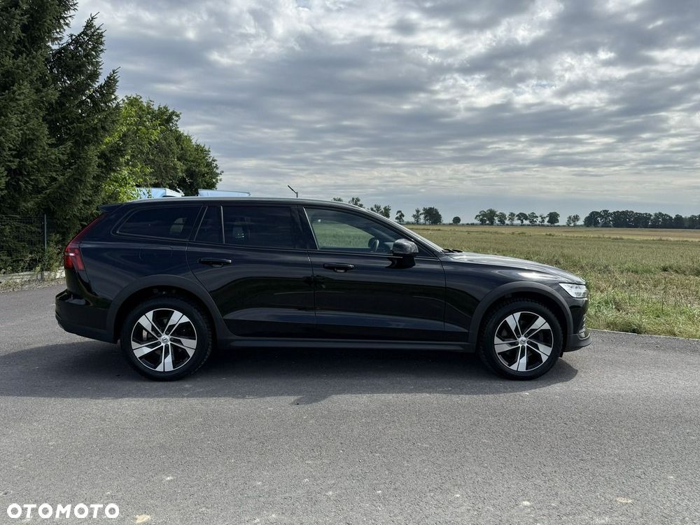 Volvo V60 Cross Country B4 D AWD Plus - 14