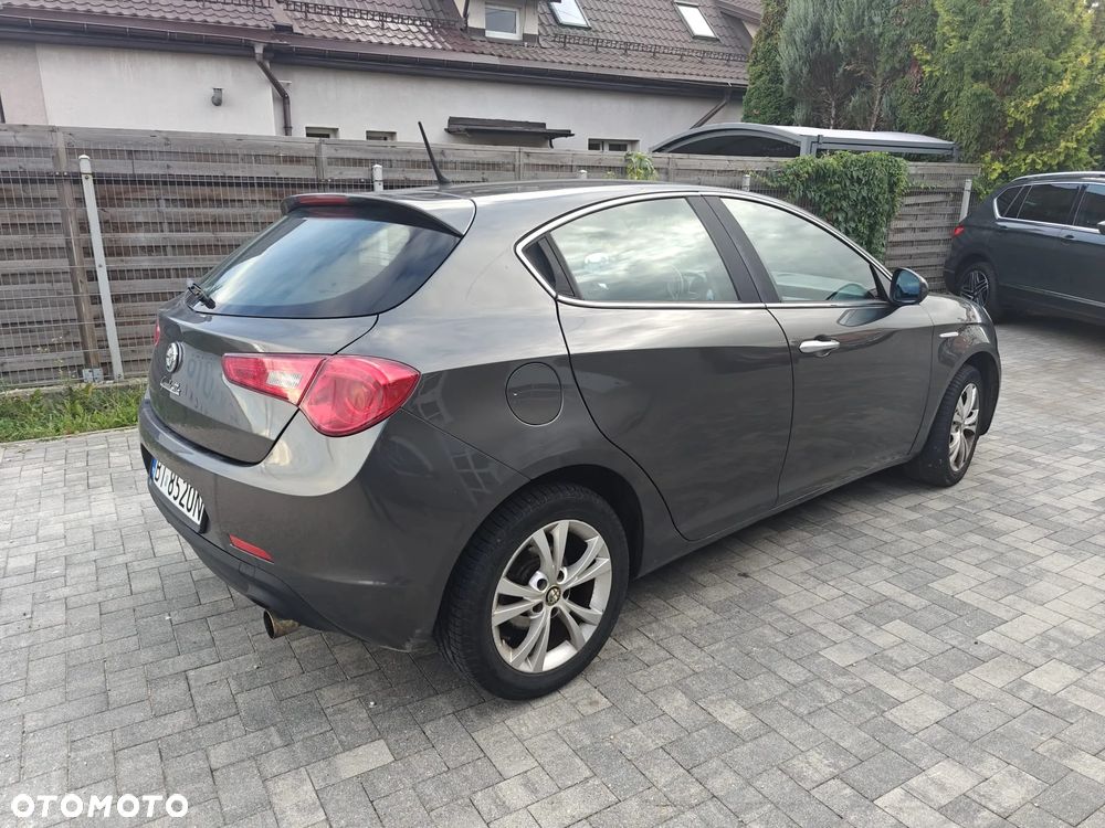 Alfa Romeo Giulietta 2.0 JTDM Distinctive - 5
