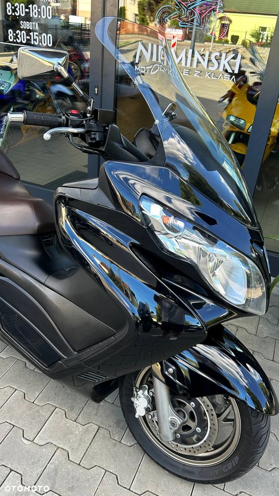 Suzuki Burgman - 23