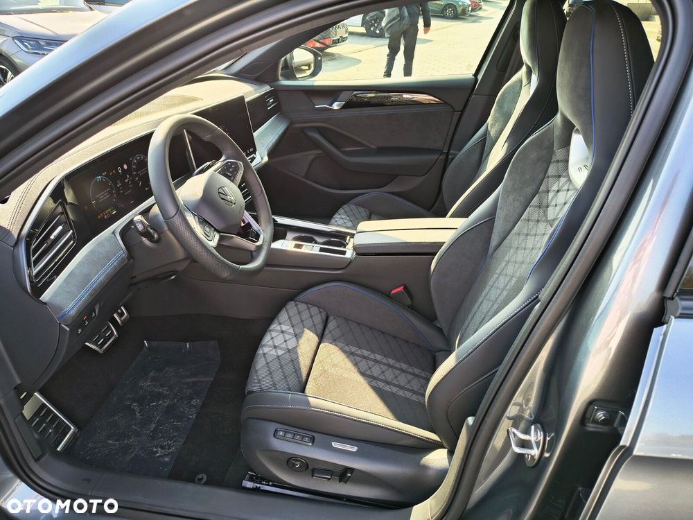 Volkswagen Passat - 14