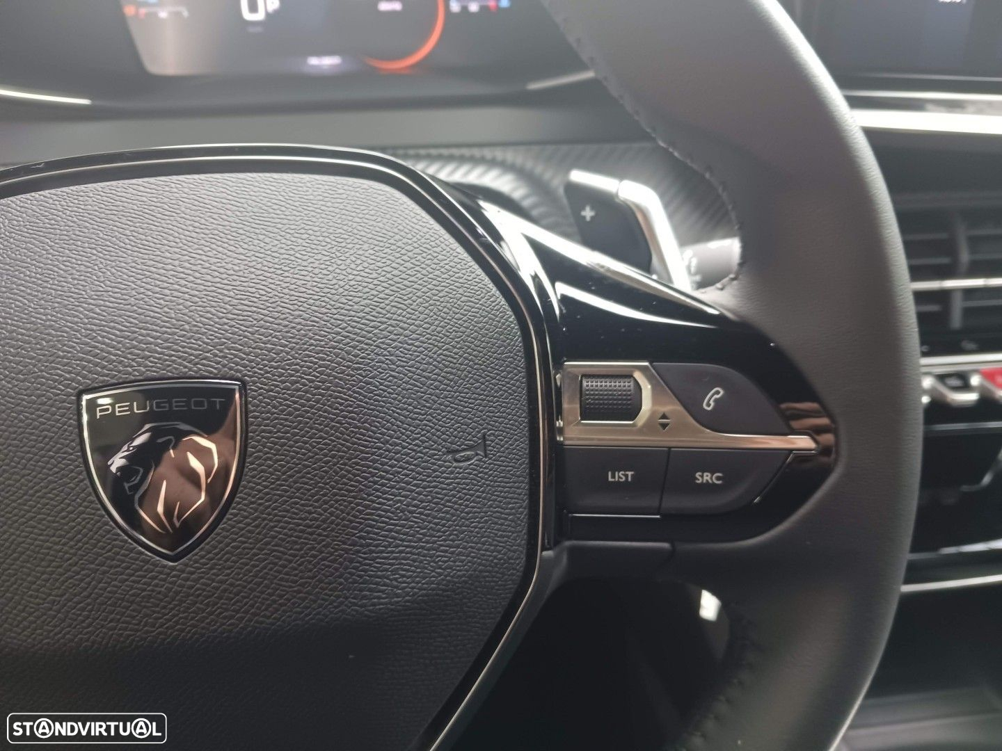 Peugeot 2008 1.2 PureTech Allure EAT8 - 25