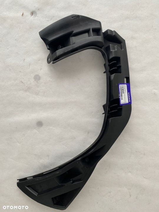 Ślizg Mocowanie Wydechu Volvo XC60 31383596 - 1