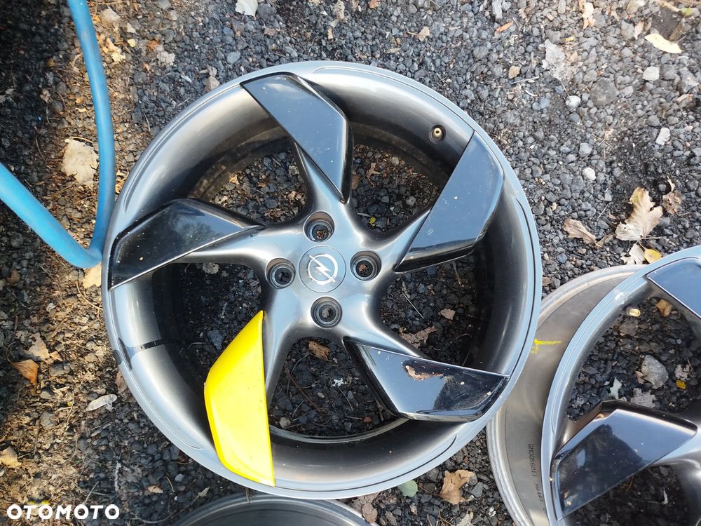 Felgi Opel Adam Corsa 18x7,5 ET47 4x100 Super stan proste - 4
