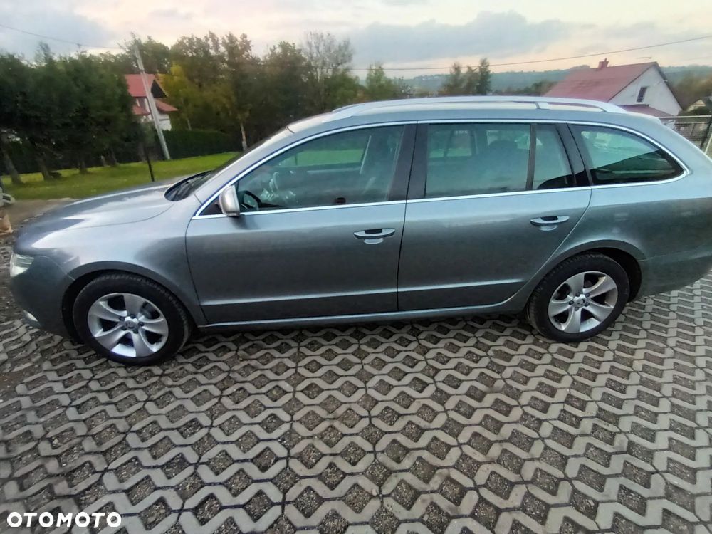 Skoda Superb 2.0 TDI DSG Ambition - 1