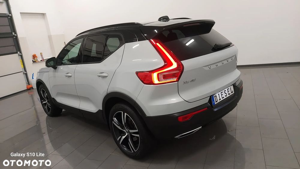 Volvo XC 40 D3 SCR R-Design - 4