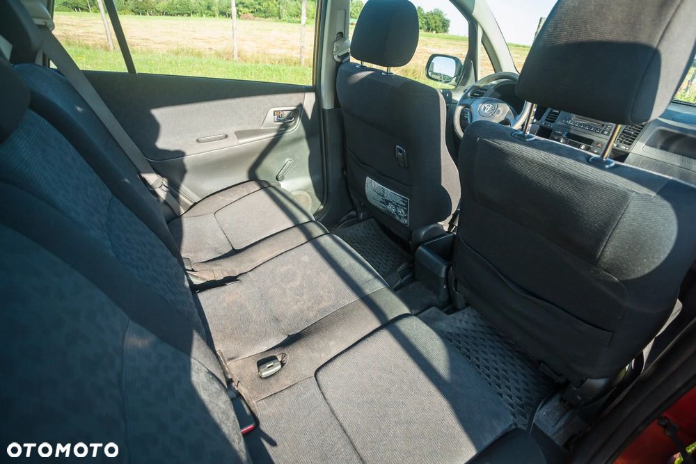 Toyota Corolla Verso 1.6 Terra - 12