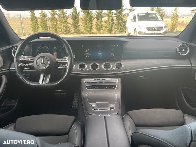 Mercedes-Benz E 220 d 4MATIC Aut. - 4