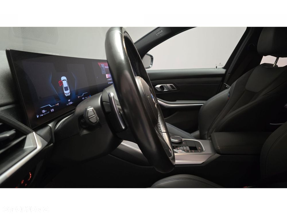 BMW Seria 3 320d xDrive mHEV M Sport - 29