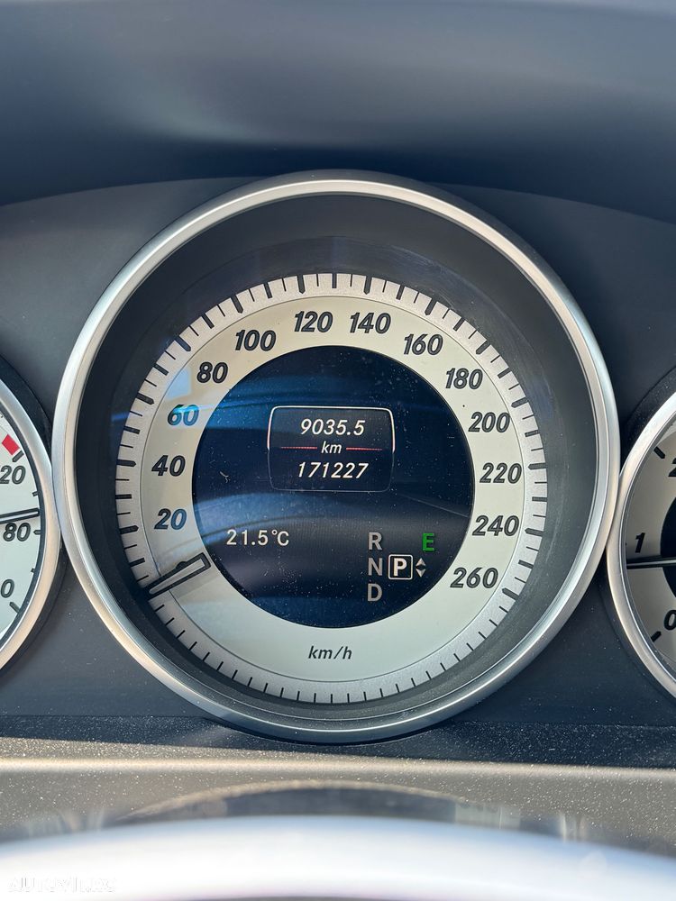 Mercedes-Benz E - 8