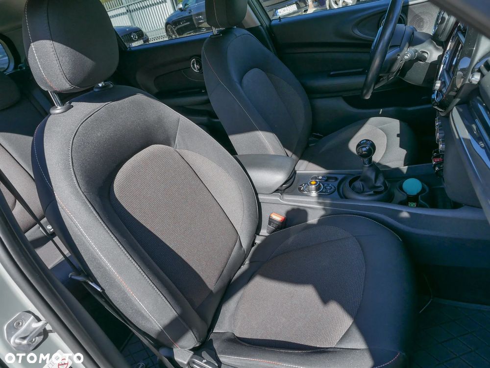 MINI Clubman Cooper Essential Trim - 25