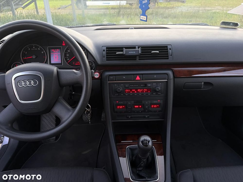 Audi A4 Limousine - 18