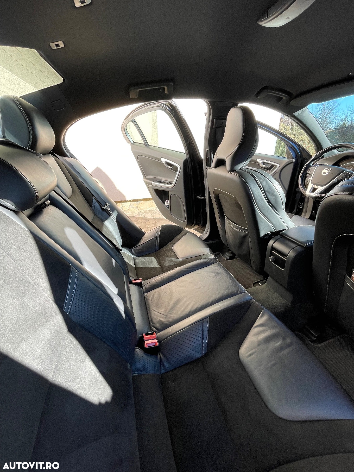 Volvo S60 D2 Start-Stop R-Design - 21