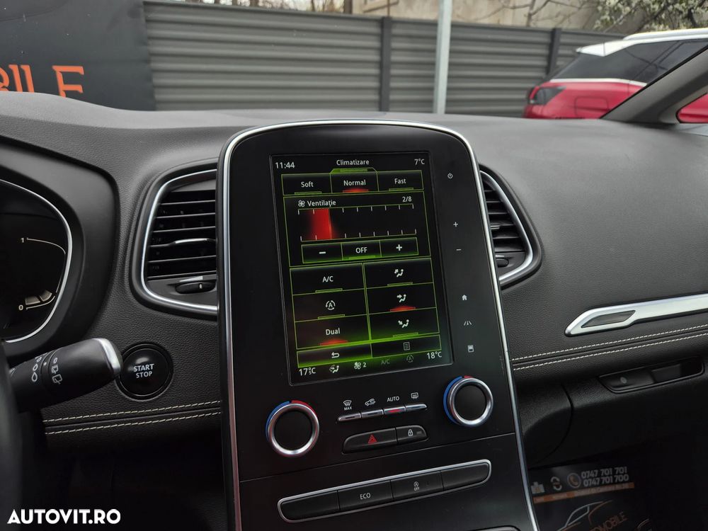 Renault Scenic TCe 140 GPF EDC BLACK EDITION - 32