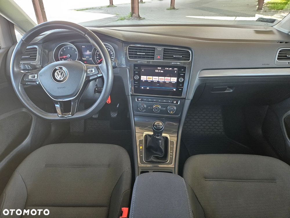 Volkswagen Golf 1.5 TSI BMT Evo Comfortline - 17
