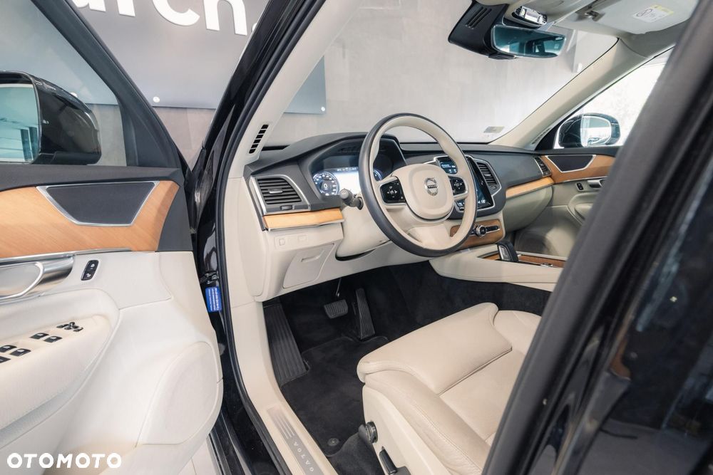 Volvo XC 90 B5 D AWD Momentum Pro - 10