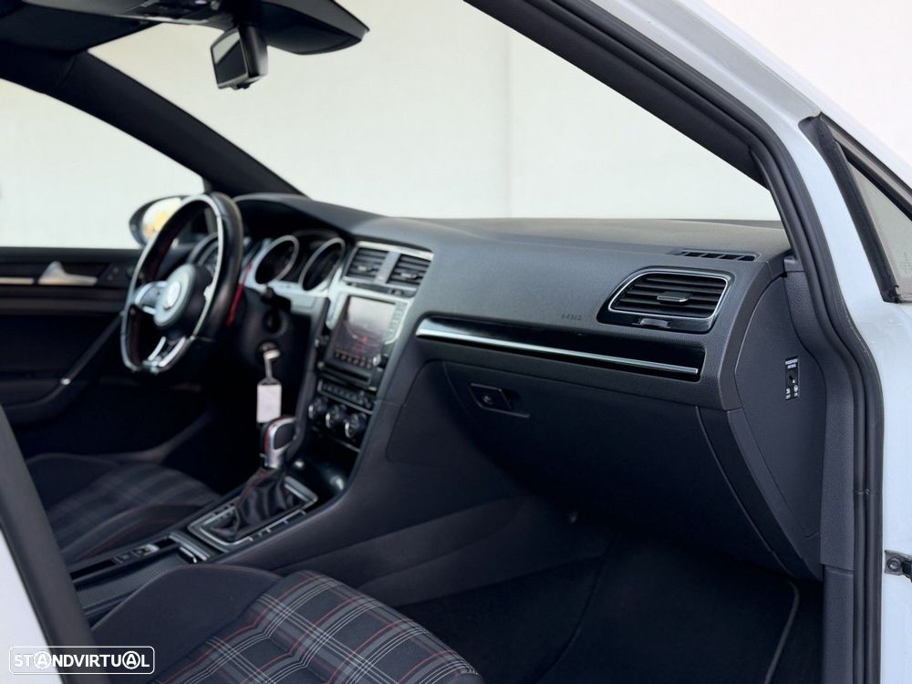 VW Golf 2.0 TSi GTi DSG - 21