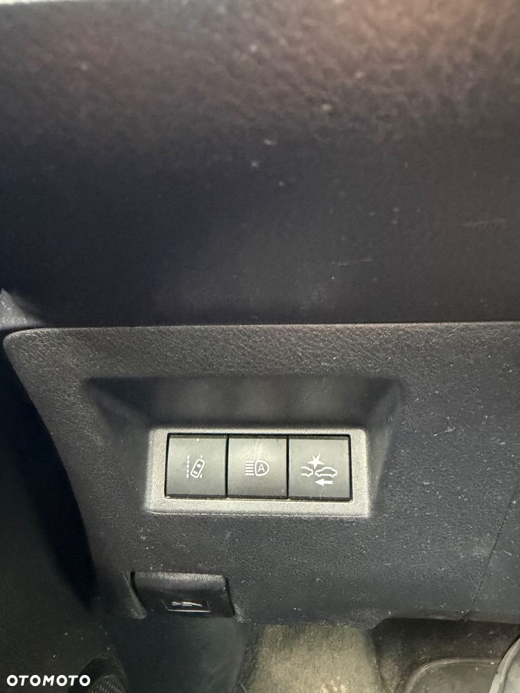 Toyota Yaris Hybrid 100 Premium - 11